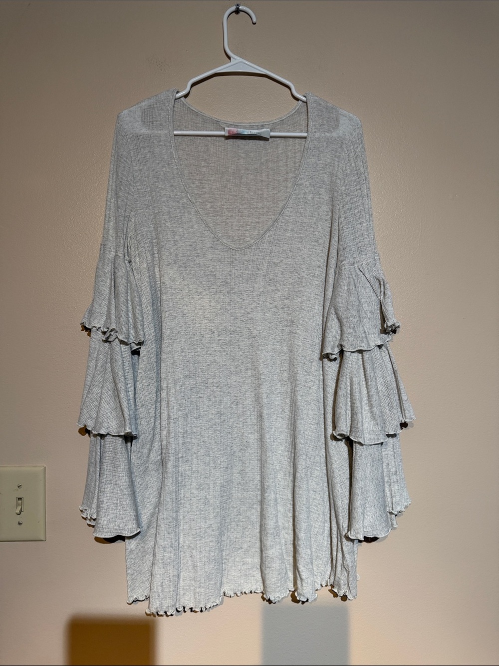 Aeropostale Light Gray Ribbed Knit Top with Ruffle Sleeves